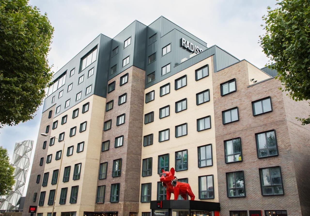 Radisson Red London Greenwich The O2 Exterior foto