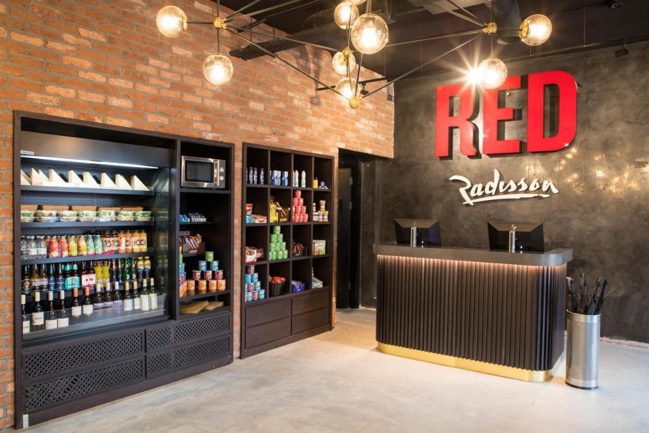 Radisson Red London Greenwich The O2 Exterior foto